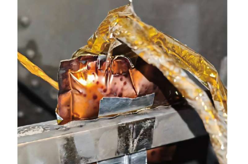Flame-retardant interfaces regulate dangerous gas production during battery overheating, slashing explosion risks. Credit: Ying Zhang Built-in extinguishers can prevent battery fires and explosions